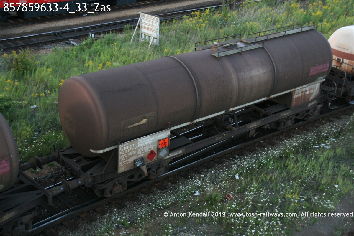 857859633-4_33_Zas.jpg